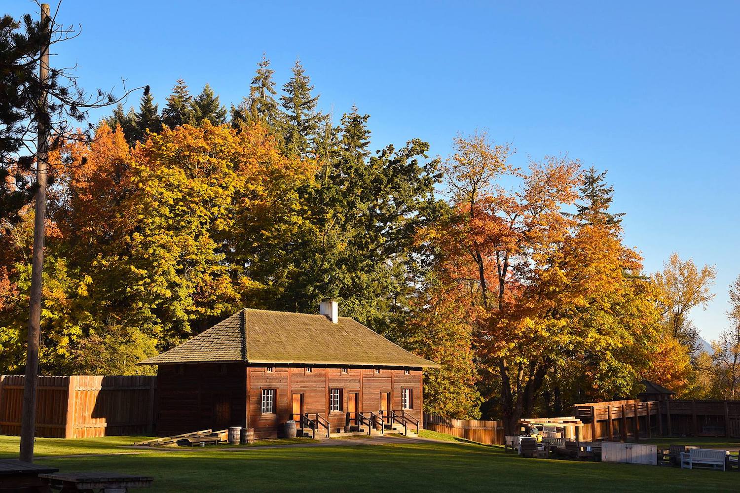 fall day trips vancouver fort langley