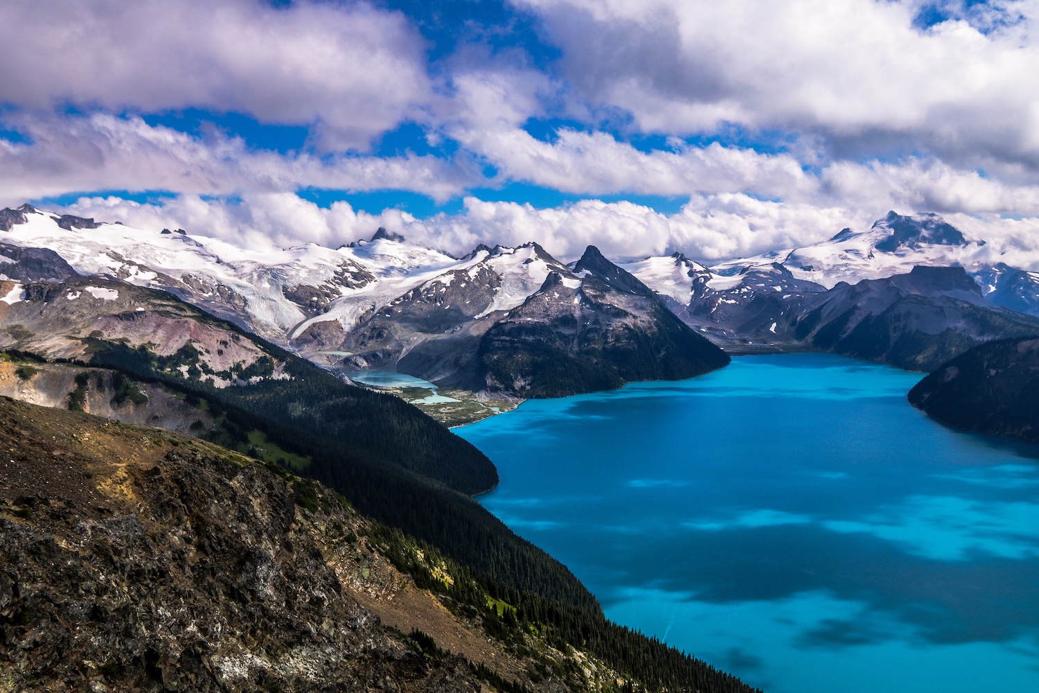 stunning lakes canada