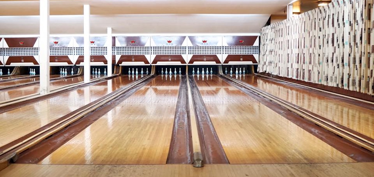 plaza retro bowling alleys alberta
