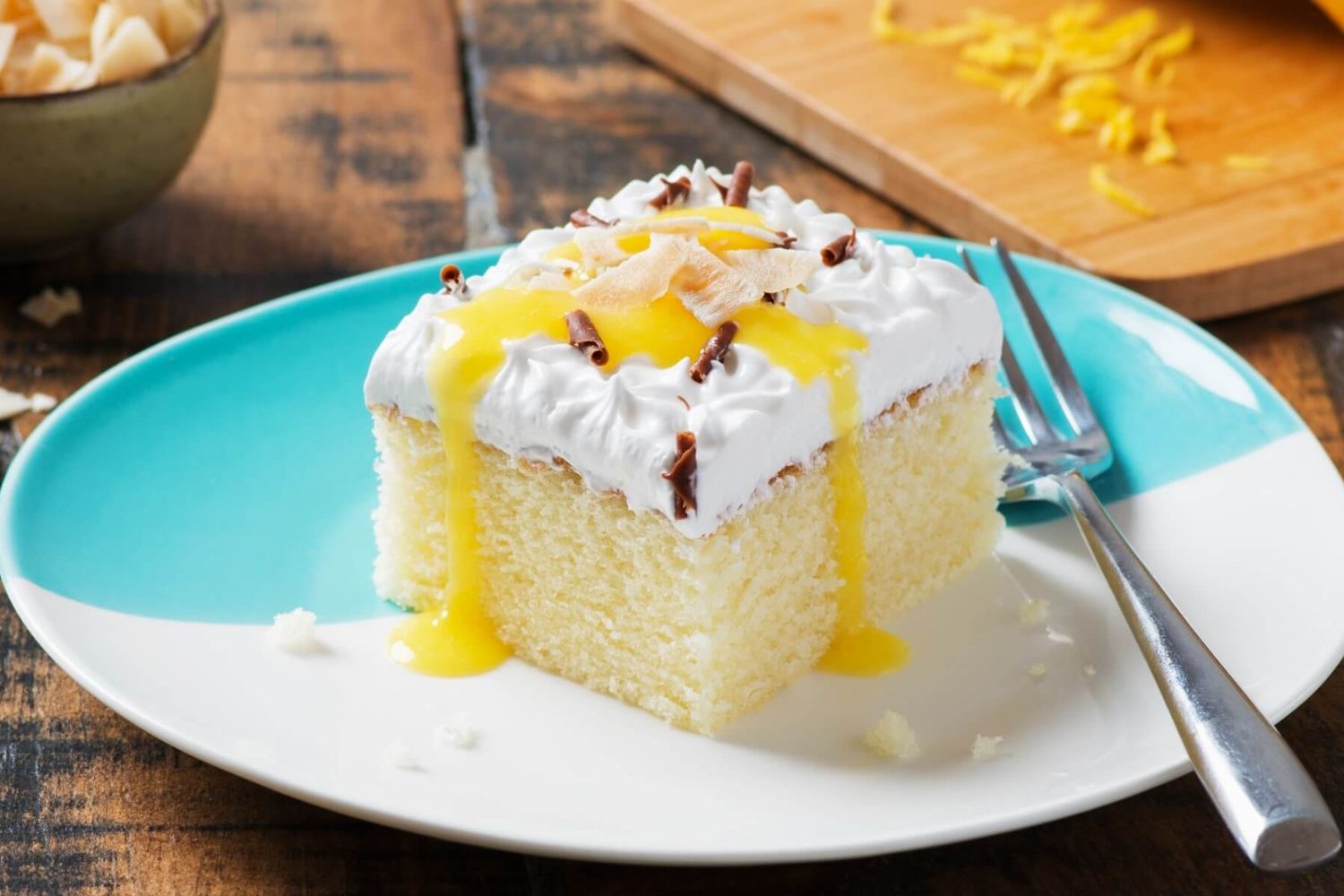 Deep'N Delicious Vanilla Lemon Cake