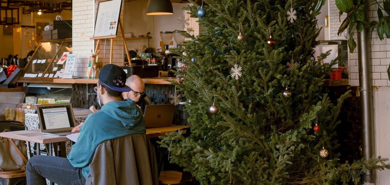 Toronto coffee shops that serve warm & festive vibes